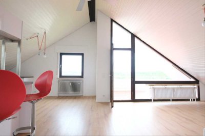 * Wunderschöne Dachgeschosswohnung mit Balkon und sensationeller Aussicht *
