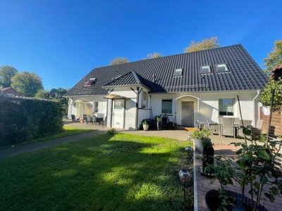 Gepflegtes Zweifamilienhaus in zentraler Lage