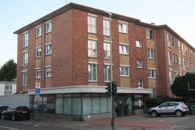 Schöne 4 Zimmer Wohnung mit Balkon