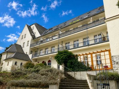 Ein Zuhause mit Geschichte – stilvolle 3-Zimmer-DG-Wohnung im Herzen von Berlin-Biesdorf
