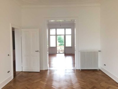 Gründerzeitvilla. Exklusive, großzügige 4-Zimmer-Wohnung mit Loggia und Balkon