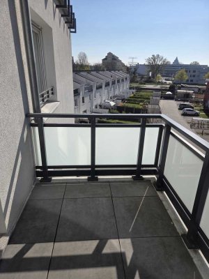 *Zweitbezug* Schöne Vierraumwohnung mit Balkon und Aufzugug