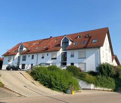 Stilvolle, vollständig renovierte 2-Zimmer-Terrassenwohnung und Einbauküche in Vöhringen Illerberg