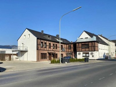 Kernsaniertes Mehrfamilienhaus mit 9 Wohneinheiten in Arnsberg-Hüsten