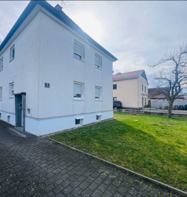 IMMO LOVE Türkheim- Schönes 2 Familienhaus inkl. 3 Garagen auf 535 m² Grund!