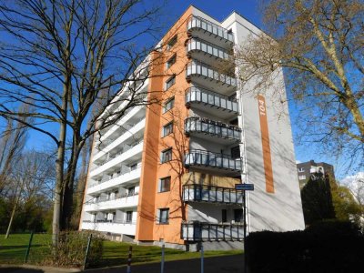 Großzügige 2-ZKDB im 5. OG *renoviert* mit Balkon und Gebäudemodernisierung...
