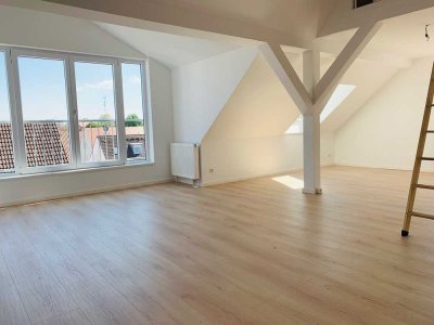 Traumhafte Dachgeschosswohnung über den Dächern von Pfersee