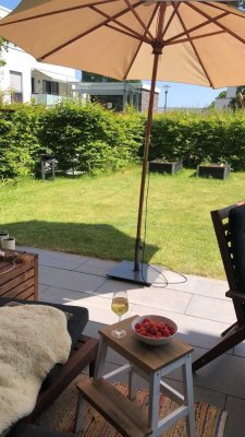 Neuwertige Wohnung mit drei Zimmern sowie Balkon und Einbauküche in Köln