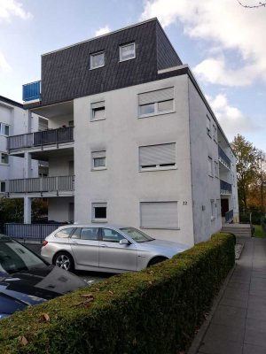 Freundliche und gepflegte 3-Raum-DG-Wohnung mit Balkon und EBK in Gießen