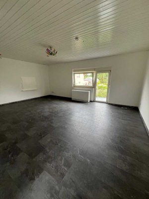 Neurenovierte Mietwohnung Raunheim 1110 € - 93 m² - 2.0 Zi.