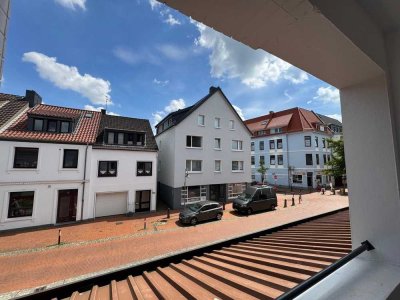 Erstbezug nach Sanierung - 2-Zimmer + neue Küche + Balkon