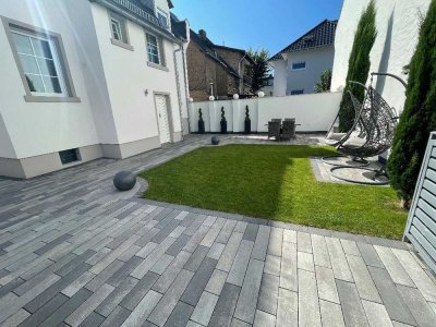 Prime Investment in Frankfurt - Fully Renovated Home with Stable Income