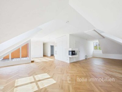 Luxuriöse Dachgeschosswohnung in Berlin-Kladow - 113 m², Balkon, 2 Bäder, kernsaniert