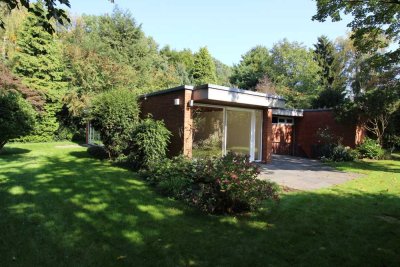 Stadtwaldlage in Müngersdorf, Bauhausstil, freistehend, 1100 m² Garten, Privatstraße