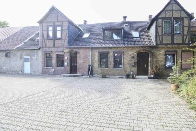 Großes Grundstück mit Zweifamilienhaus – ideal für Familien & Mehrgenerationen