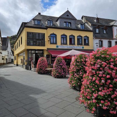 KOBERN-GONDORF, Schulstr. 2, 3 ZKB, jüngst komplett sanierte, moderne, helle Wohnung mit Einbauküche