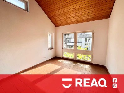 Maisonette-Wohnung im historischen Hofensemble mit Kamin und riesigem Gemeinschaftsgarten in Brand!