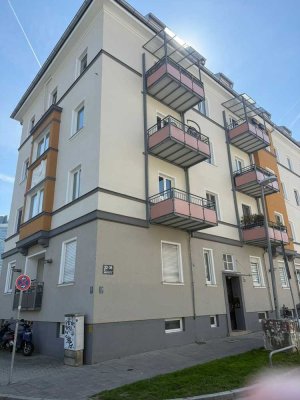 Keine Maklerprovision! Sehr helle 2-Zimmer-Wohnung  mit Balkon in den Hertz-Höfen mit Innengarten .
