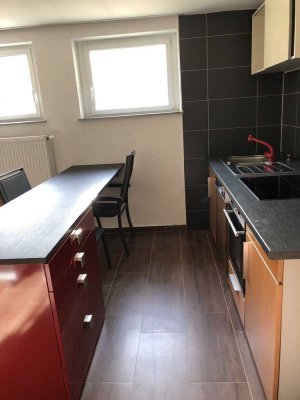 Erstbezug nach Sanierung mit Einbauküche: Geschmackvolle 2-Raum-Souterrain-Wohnung in Stuttgart