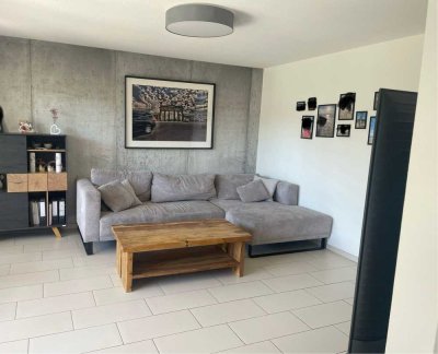 Lebendiger Wohnraum in Oberhausen: 3,5-Zimmer-Wohnung in Bermensfeld