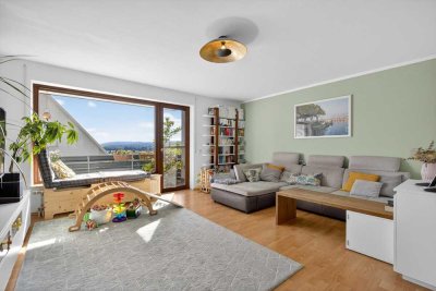 Großzügige Wohnung mit toller Aussicht, 2 Balkonen und Garage