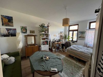 Helle 2-Zimmer-Wohnung mit Einbauküche in Leipzig-Altlindenau