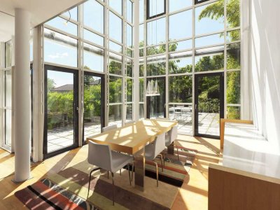 Zeitlose Architektur trifft Weitblick - Villa mit Dachterrasse in Toplage
