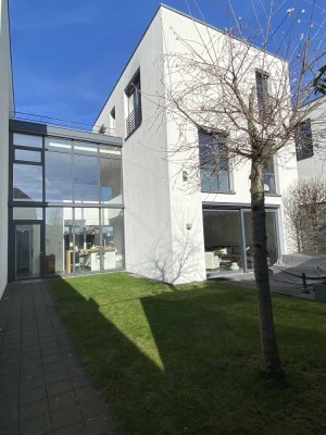 Modernes Architektenhaus - Herrliches Wohnen am Kittelbach.
