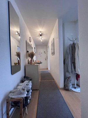 Augsburg - Göggingen | 2 ZKB | Wohnküche mit EBK | Balkon | Garage mit Stellplatz