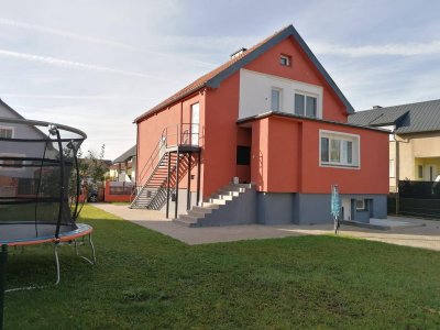 Saniertes Einfamilienhaus mit 2 Wohneinheiten zu verkaufen