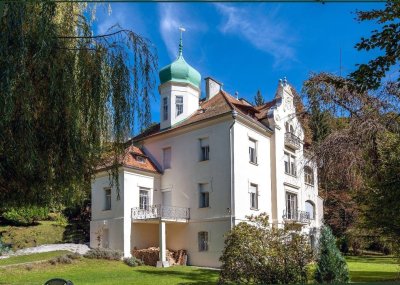 Elegant art nouveau villa with a view of Lake Wörthersee. Elegante Villa mit Wörthersee-Blick