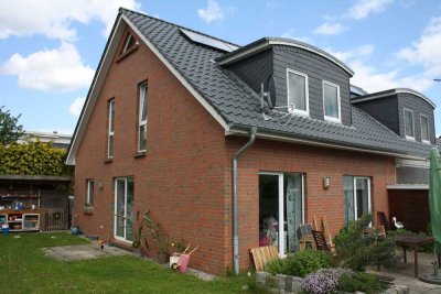 Moderne 4-Zi.-Doppelhaushälfte m. Garten, Terrassen und Carport in HL-St.Jürgen - Hochschulstadtteil