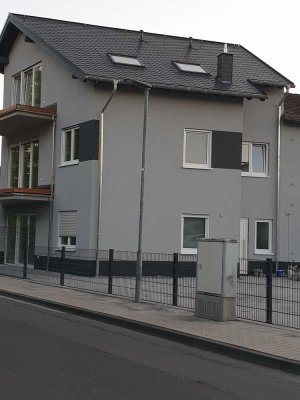 Stilvolle 3-Zimmer-Erdgeschosswohnung mit luxuriöser Innenausstattung mit Balkon und EBK in Koblenz