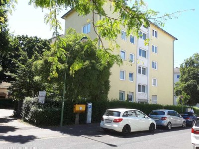 Von Privat - helle, ruhige 3 Zimmer ETW, mit Parkplatz, teilmöbliert, zentral, im beliebten Nordend