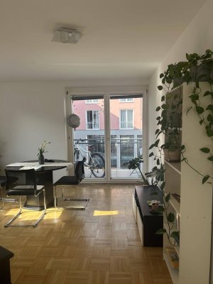 Zentrale, sonnige Wohnung mit Festungsblick – ab 1. August 2025 verfügbar