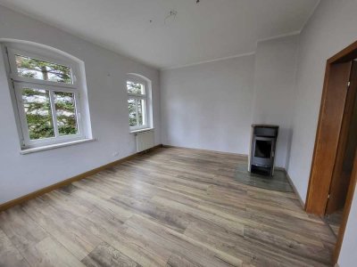 Frisch sanierte 5-Raum Wohnung in Cranzahl mit Kamin, Garage und Garten!