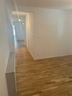 Schön geschnittene 2-Zimmer-Wohnung in Ziemetshausen mit Abstellraum und Stellplatz