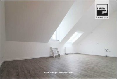 Helles Dachgeschoss-Apartment in einem kernsanierten Altbau in Krefeld Stadtmitte