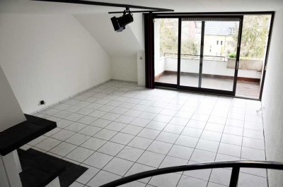 Helle 3-Raum-Maisonette-Wohnung mit Balkon in Düsseldorf - Sofort Frei