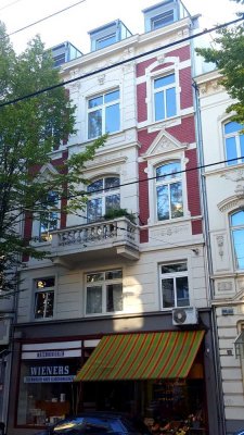 Bonn-Südstadt-Stilaltbau- sanierte 2-Zimmerwohnung mit Küchenzeile