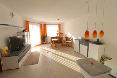 Großzügige sehr gepflegte helle 3,5-Zimmer Wohnung mit Balkon und Stellplatz