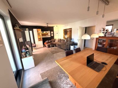 Neuer Preis: Bezugsfrei - hochwertig sanierte 2-Zi.-Whg. mit Terrasse, Hobbyraum, EBK,  E-Stellplatz