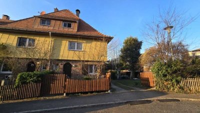Charmantes Reihenendhaus mit Garten in ruhiger Wohngegend
