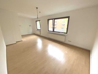 Citynah! Kurzfristig verfügbar, modernisierte 2 Zi.-Whg., Nähe Luisenstr.