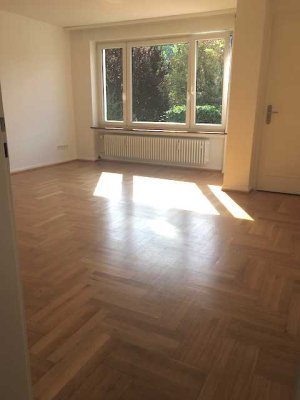 Wohnen mit Hauscharakter – renovierte 4-Zimmer-Wohnung mit Balkon & Garage zur Miete