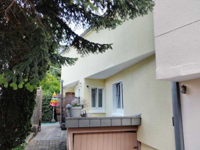 Freundliche sanierte 3-Zimmer-Wohnung mit EBK in Buende