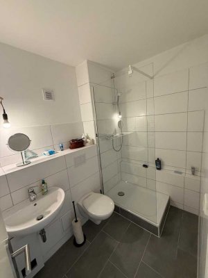 Attraktive 1-Zimmer-Erdgeschosswohnung mit gehobener Innenausstattung mit Balkon in Leverkusen
