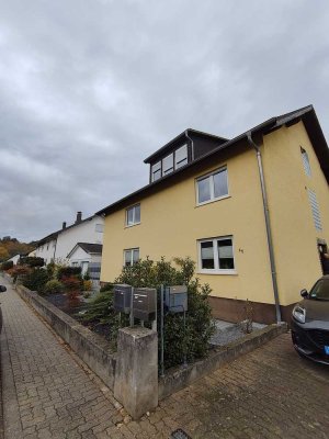 Helle 3-Zimmer Dachgeschosswohnung in Rülzheim mit Balkon