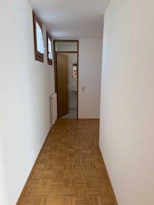 Stilvolle, gepflegte 4-Zimmer-Maisonette-Wohnung mit gehobener Innenausstattung mit EBK in Holzmaden