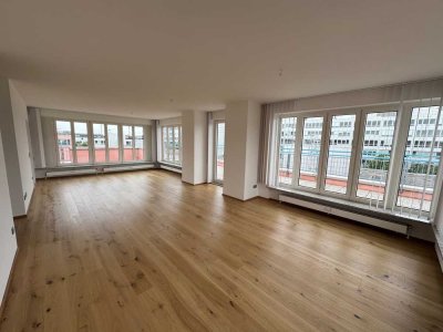 Einmalige Gelegenheit - 4 ZKB Penthouse - lichtdurchflutet mit großer Dachterrasse
